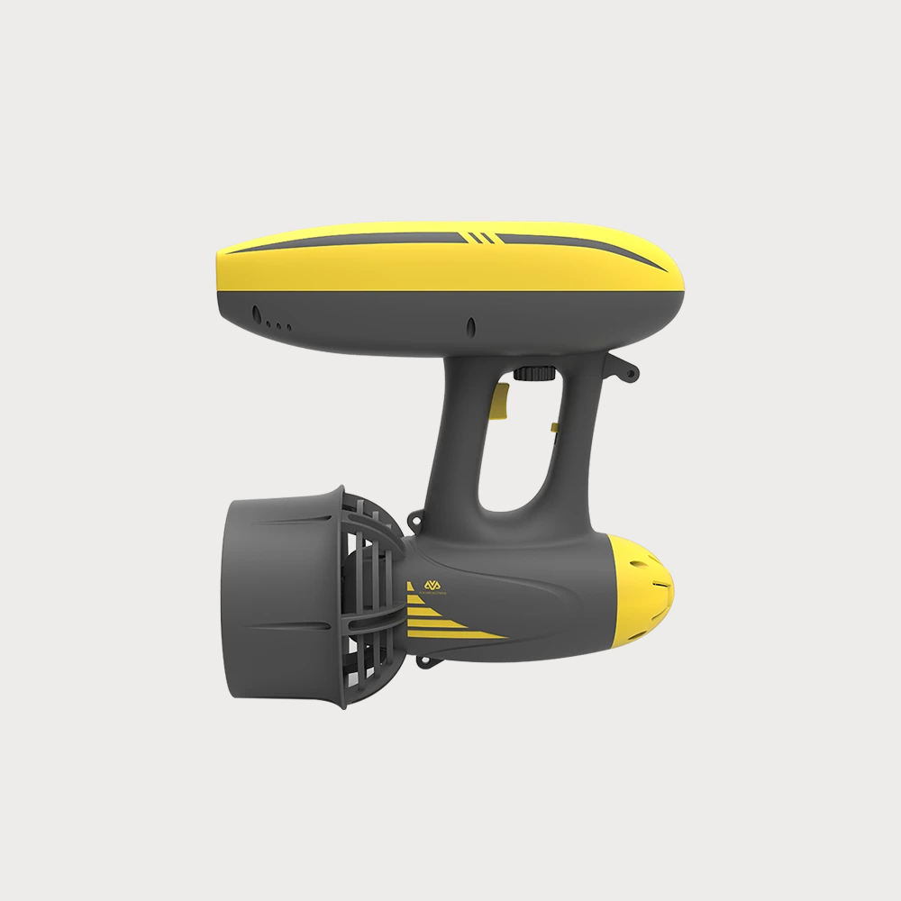 The thruster is equipped with a 600W power motor, which can generate 10kg of thrust, which is enough to drive an adult to swim underwater